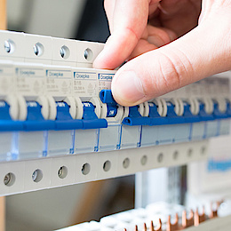 Schalt­schrank­bau bei Tauscher Elektrotechnik GmbH in Fritzlar