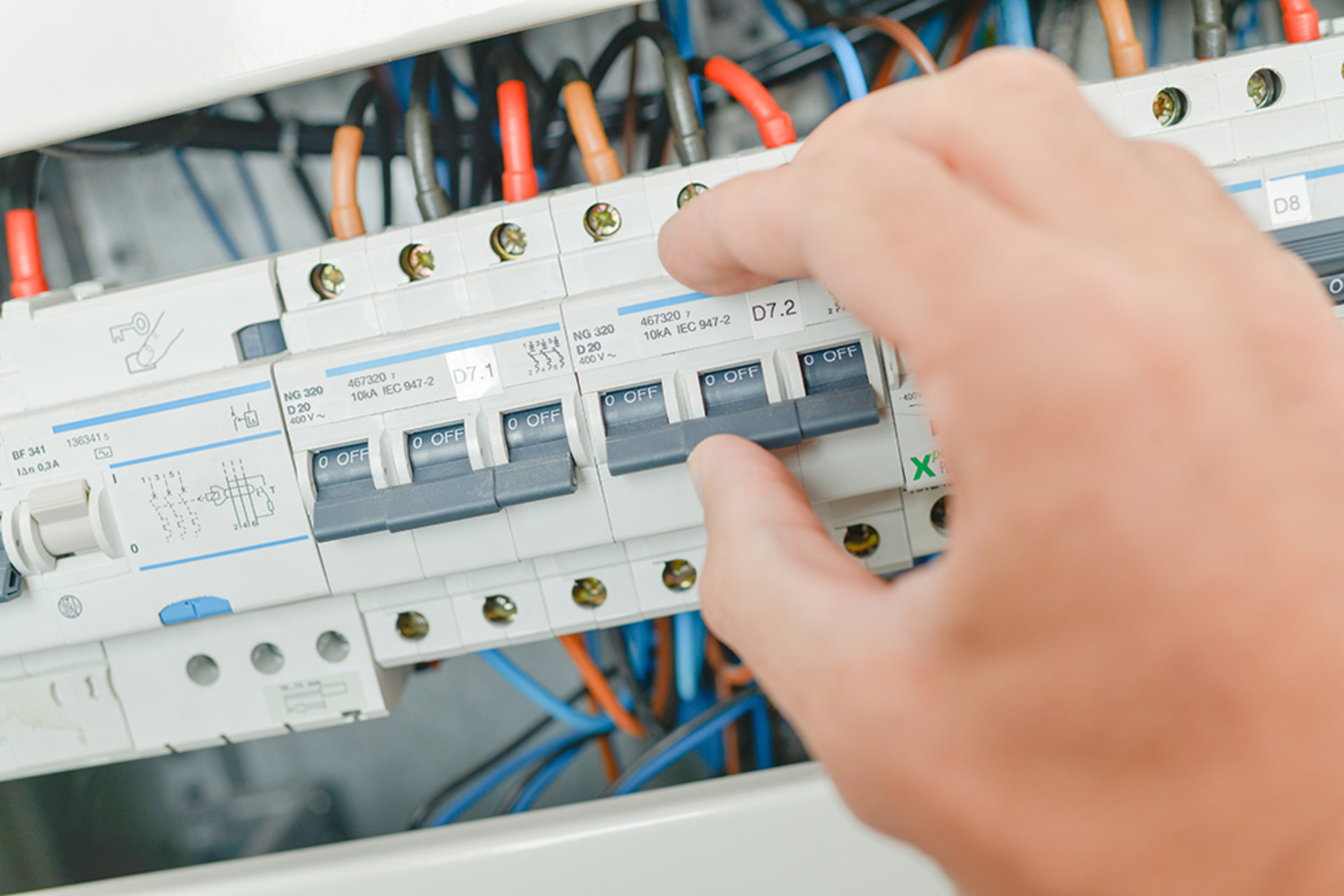 Schalt­schrank­bau bei Tauscher Elektrotechnik GmbH in Fritzlar
