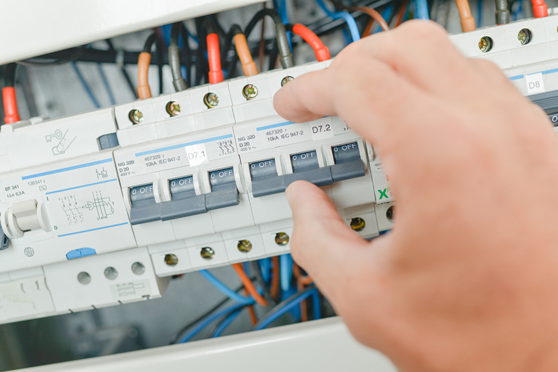 Schalt­schrank­bau bei Tauscher Elektrotechnik GmbH in Fritzlar