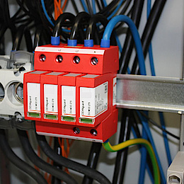Über­spannungs­schutz bei Tauscher Elektrotechnik GmbH in Fritzlar